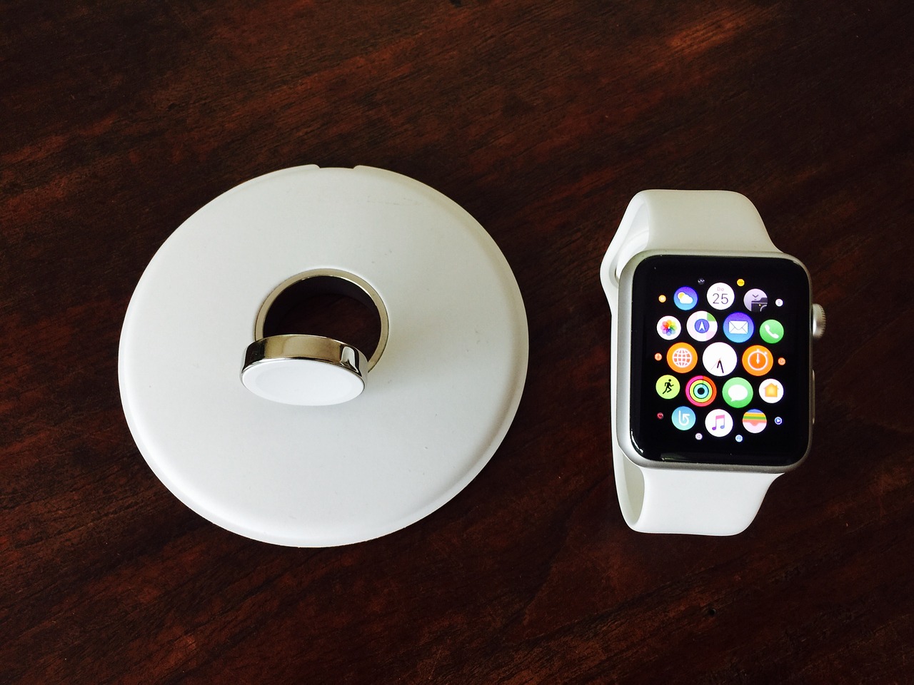 Les montres connectées avec téléphones. 